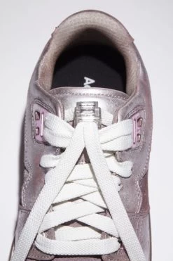 Acne Studios Low Top Leather Sneakers -Acne Studios 0572 DBA F