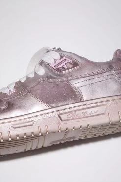 Acne Studios Low Top Leather Sneakers -Acne Studios 0572 DBA G