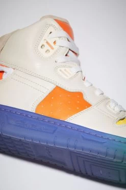 Acne Studios High Top Leather Sneakers -Acne Studios 0574 BRH E