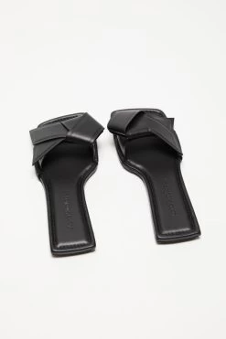 Acne Studios Musubi Leather Sandal -Acne Studios A0598 900 D