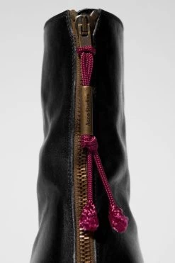 Acne Studios Leather Boots -Acne Studios BD0209 900 D