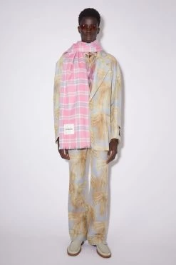 Acne Studios Plaid Cashmere Scarf 8 Acne Studios Plaid Cashmere Scarf -Acne Studios CA0235 BQU C